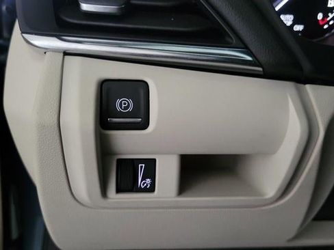 Certified 2024 Cadillac CT4 Luxury image 22