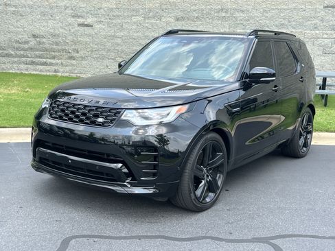 Used 2024 Land Rover Discovery Dynamic SE AWD/4WD image 2