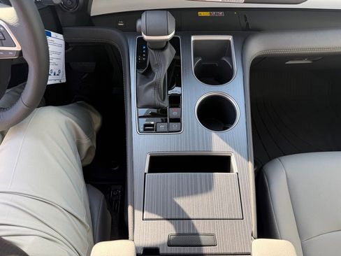 New 2026 Toyota Sienna XLE image 22