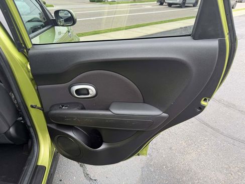 Used 2018 Kia Soul FWD image 18