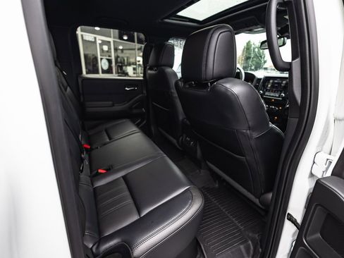 Used 2022 Nissan Frontier PRO-4X w/ Pro-4X Premium Package image 37