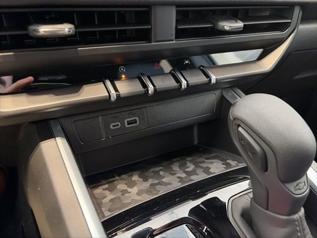 New 2026 Chevrolet Colorado W/T w/ WT Custom Package AWD/4WD image 18