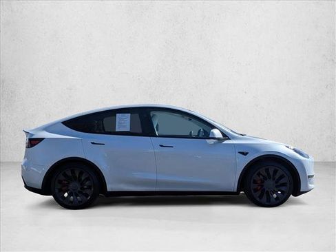 Used 2025 Tesla Model Y Performance image 4