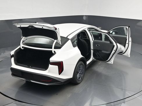 Certified 2025 Kia K4 FWD image 29