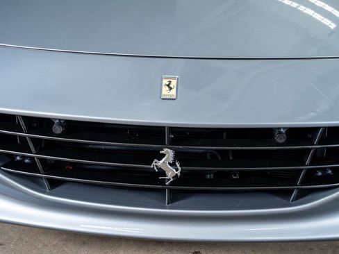 Used 2017 Ferrari California T image 16