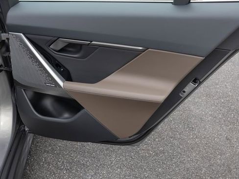 New 2026 BMW 530i xDrive w/ Premium Package image 18