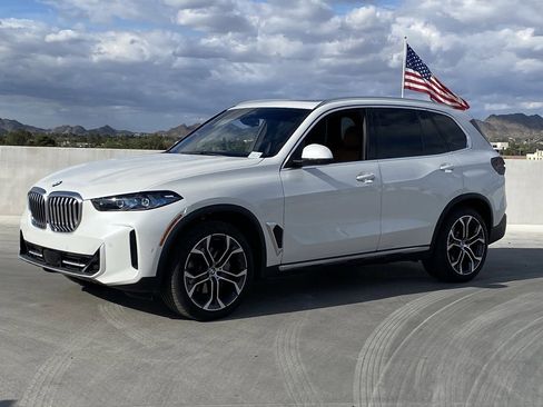 Used 2024 BMW X5 sDrive40i w/ Executive Package image 4
