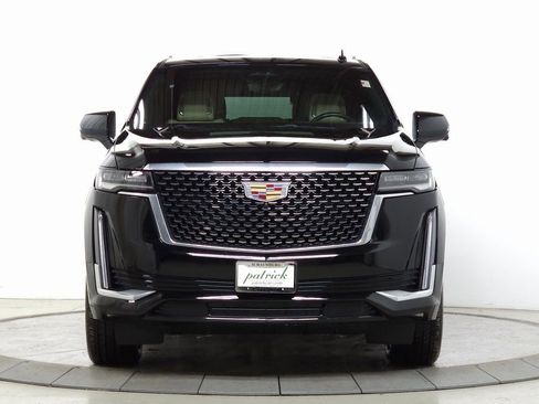 Used 2022 Cadillac Escalade Premium Luxury image 2