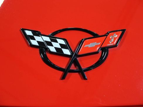 Used 2004 Chevrolet Corvette Convertible w/ Preferred Equipment Group image 31