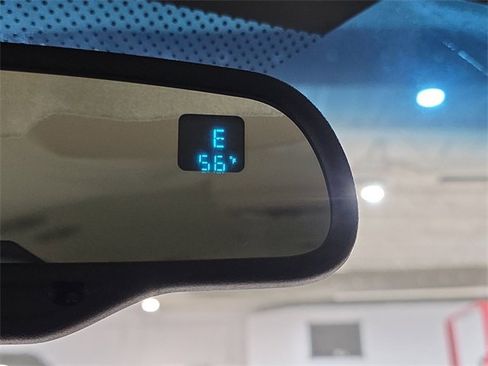 Used 2004 Chevrolet Suburban LS image 18