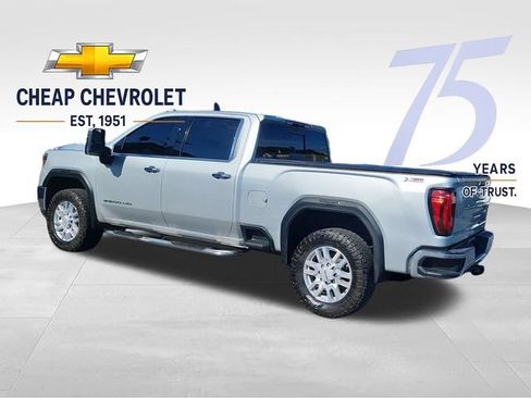 Used 2021 GMC Sierra 2500 SLT w/ SLT Preferred Package AWD/4WD image 3