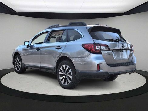 Used 2017 Subaru Outback 3.6R Limited AWD/4WD image 6