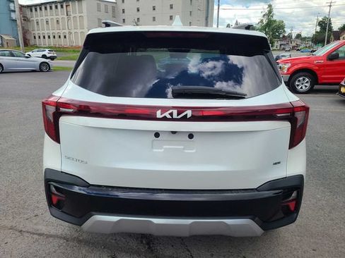 Used 2024 Kia Seltos EX AWD/4WD image 8