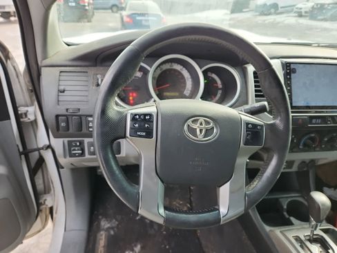 Used 2012 Toyota Tacoma PreRunner image 12