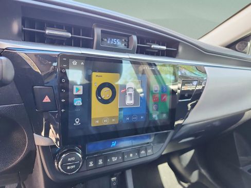 Used 2014 Toyota Corolla LE image 12