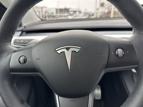 Used 2024 Tesla Model Y Performance image 16