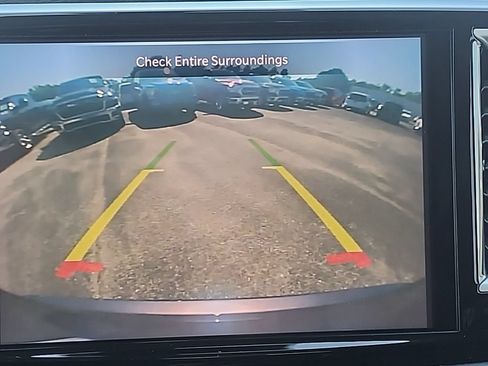 Certified 2022 Chrysler Pacifica Touring-L FWD image 6