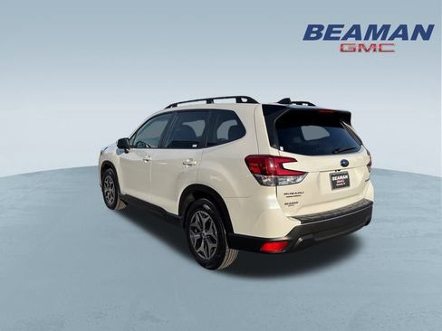 Used 2024 Subaru Forester Premium image 5