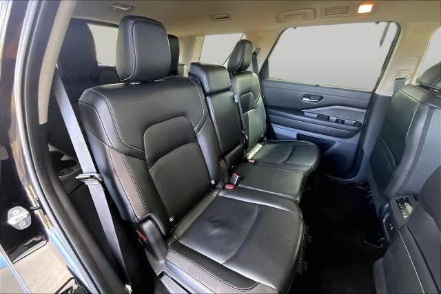Certified 2024 Nissan Pathfinder SL FWD image 20