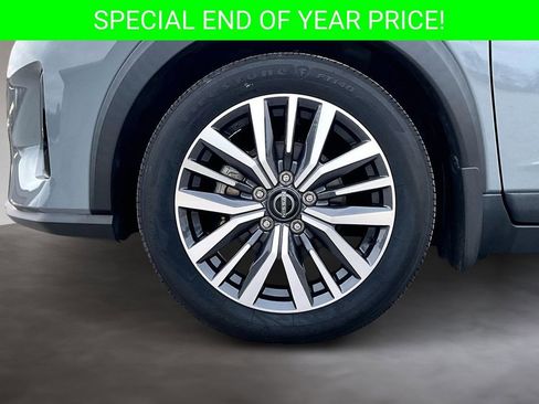 Used 2022 Nissan Kicks SV image 32