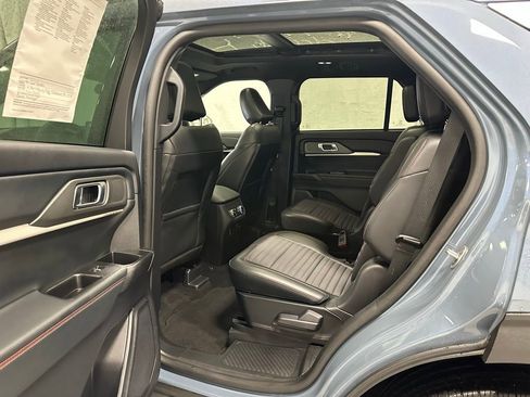 Used 2025 Ford Explorer ST-Line image 41