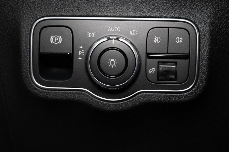 New 2026 Mercedes-Benz GLB 250 image 26