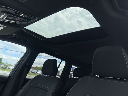 New 2025 Jeep Grand Cherokee Laredo X w/ Luxury Tech Group I image 16