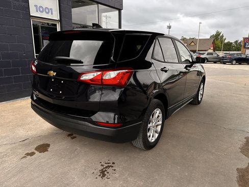 Used 2020 Chevrolet Equinox LS w/ LS Convenience Package FWD image 8