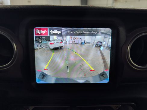 Used 2020 Jeep Gladiator Rubicon AWD/4WD image 12