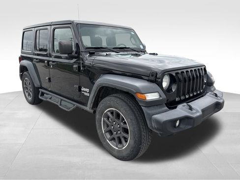 Used 2018 Jeep Wrangler Unlimited Sport S AWD/4WD image 3