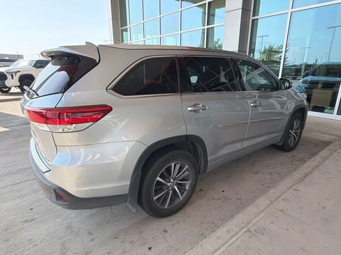 Used 2018 Toyota Highlander XLE w/ Protection Package #3 AWD/4WD image 12