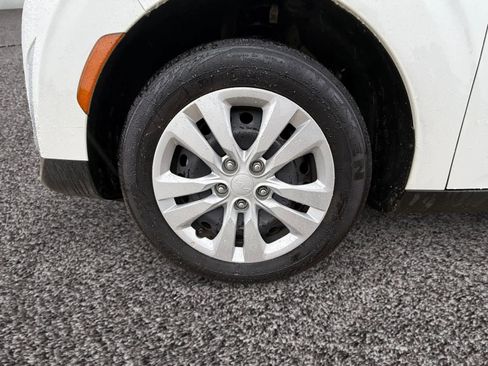Used 2023 Kia Soul LX image 14