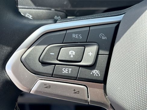 Used 2022 Volkswagen Tiguan SE FWD image 29