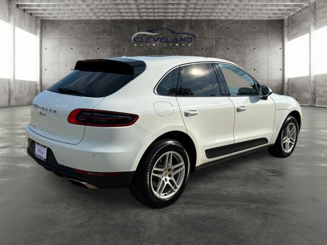 Used 2017 Porsche Macan AWD/4WD image 3