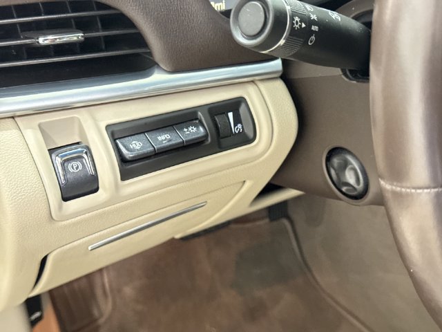 Used 2013 Cadillac XTS Premium FWD image 35