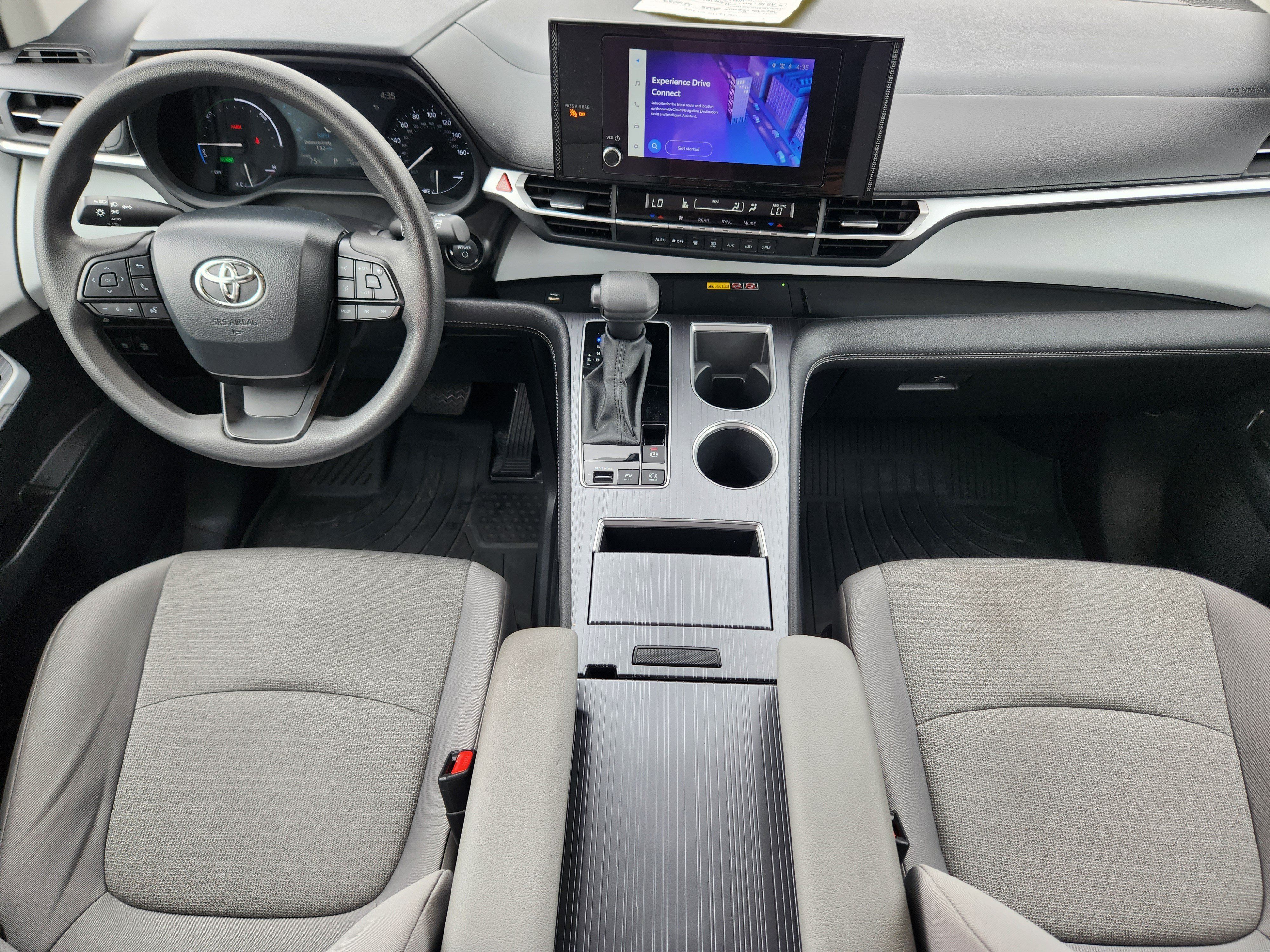 Used 2025 Toyota Sienna LE w/ LE Plus Package AWD/4WD image 21