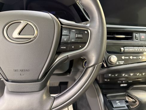Used 2022 Lexus ES 300h Ultra Luxury image 15