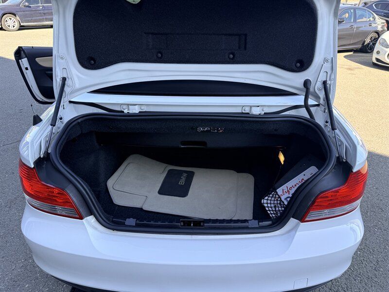 Used 2011 BMW 135i Convertible RWD image 26