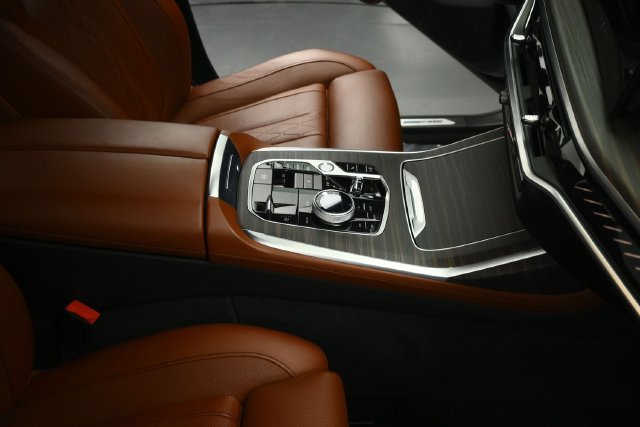 Used 2025 BMW X7 M60i w/ Executive Package AWD/4WD image 58