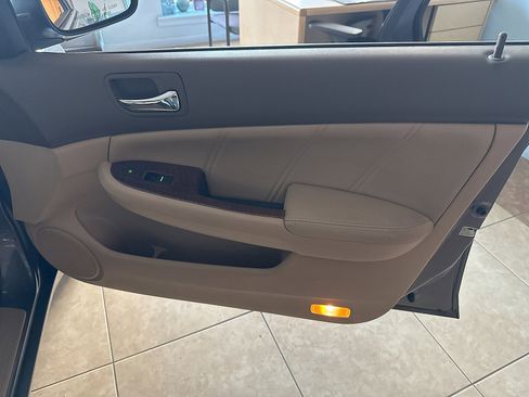 Used 2007 Honda Accord EX-L image 31