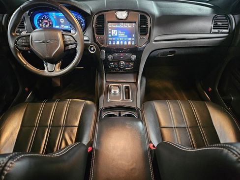 Used 2016 Chrysler 300 S image 17