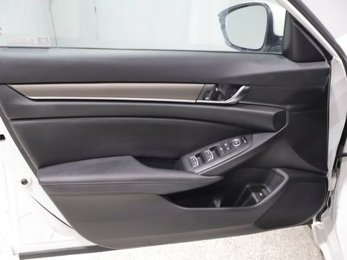Used 2020 Honda Accord Hybrid image 13