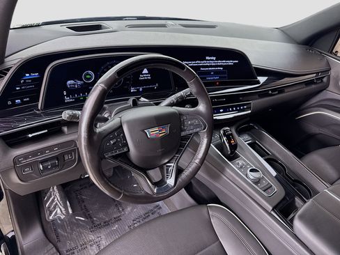 Used 2023 Cadillac Escalade ESV Sport image 9