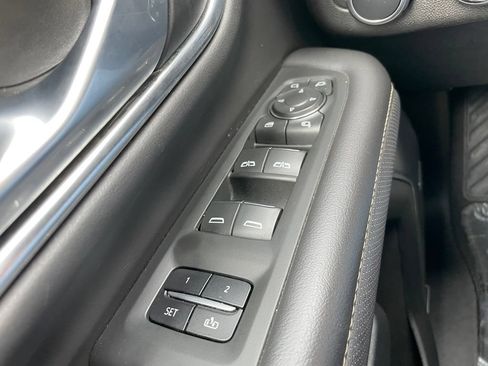 Used 2022 Chevrolet Tahoe Premier AWD/4WD image 25