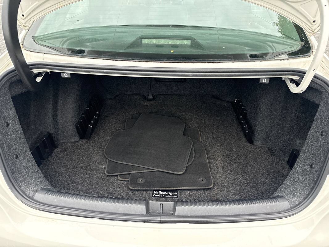 Used 2013 Volkswagen Jetta SE FWD image 12