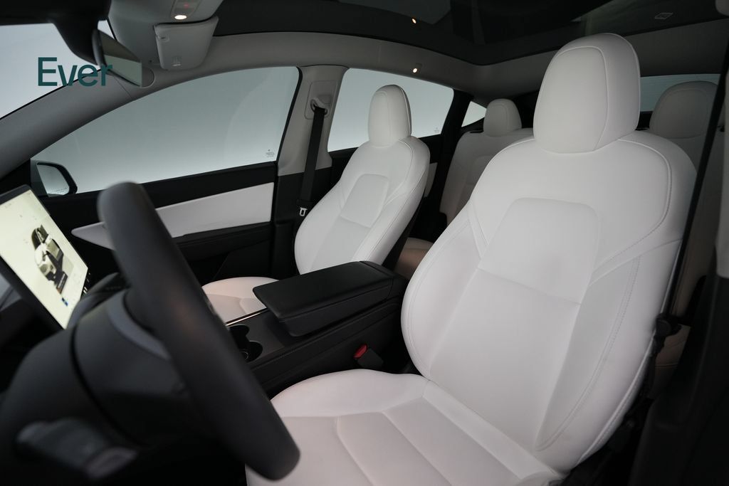 Used 2022 Tesla Model Y Performance AWD/4WD image 4