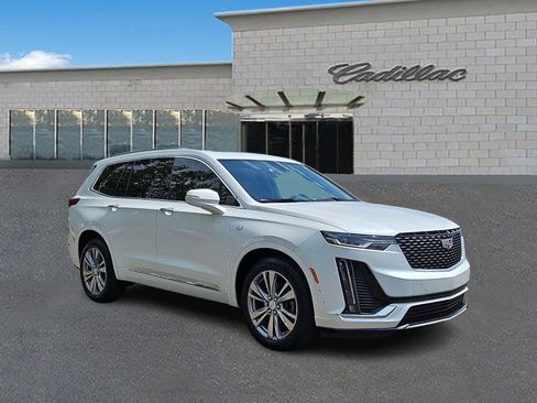 Certified 2023 Cadillac XT6 Premium Luxury w/ Technology Package AWD/4WD image 2