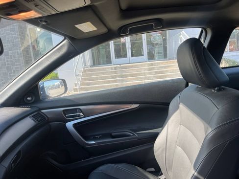 Used 2016 Honda Accord Touring image 11