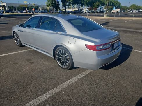 Used 2017 Lincoln Continental Select FWD image 5