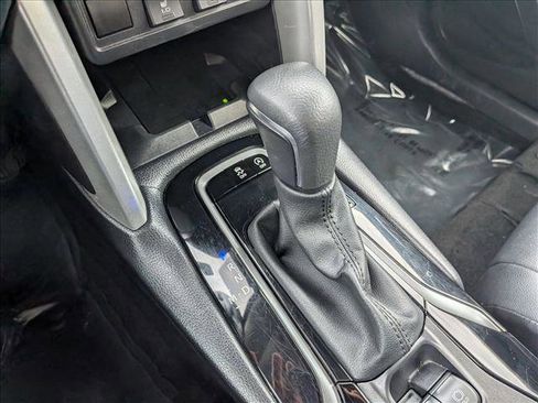 Used 2024 Toyota Corolla Cross XLE image 15